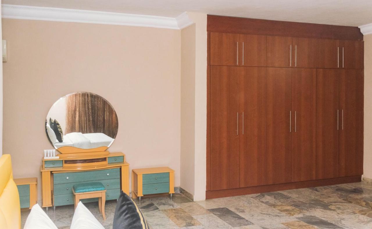 J'S Place Абуджа Екстериор снимка