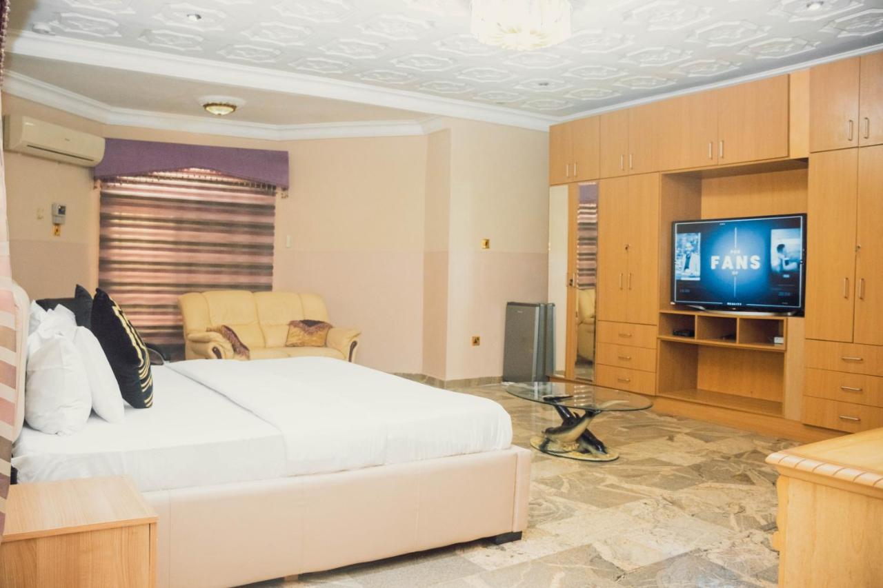J'S Place Абуджа Екстериор снимка